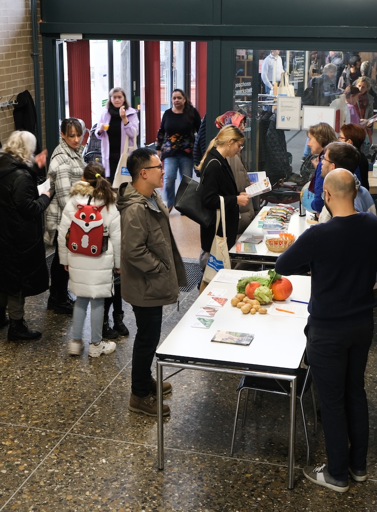 Im Eingangsbereich (2022)